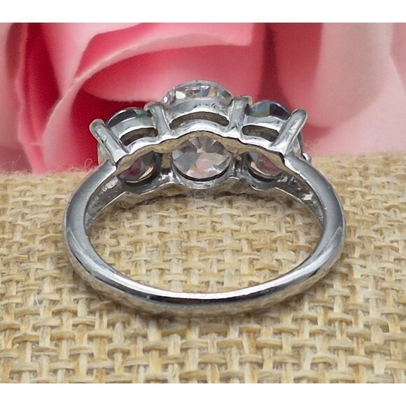 Silver Tone Cocktail Fashion Ring Clear & Iridescent Crystals Size 7 MINT - Picture 4 of 9